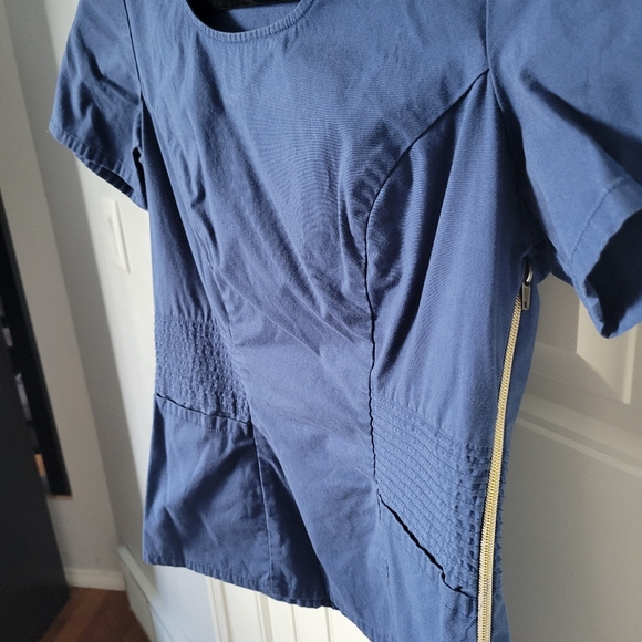 Jaanuu Scrub Top - Picture 1 of 3